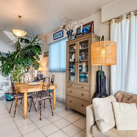 D'hotes - Le Quartier Bed & Breakfast 3*