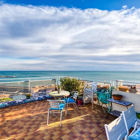 Bed and Breakfast D'hotes - Le Quartier Σετ